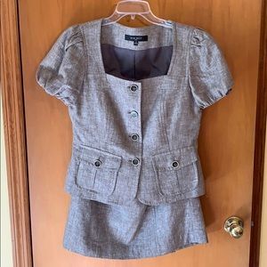 Women’s Nine West suit size 8 Brown Linen